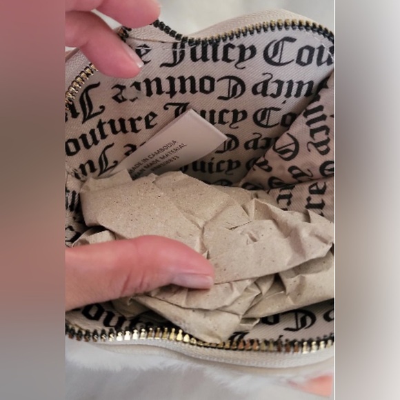 ❌SALE❌NWT🤩Juicy Couture Pink plush coin purse - Picture 4 of 5